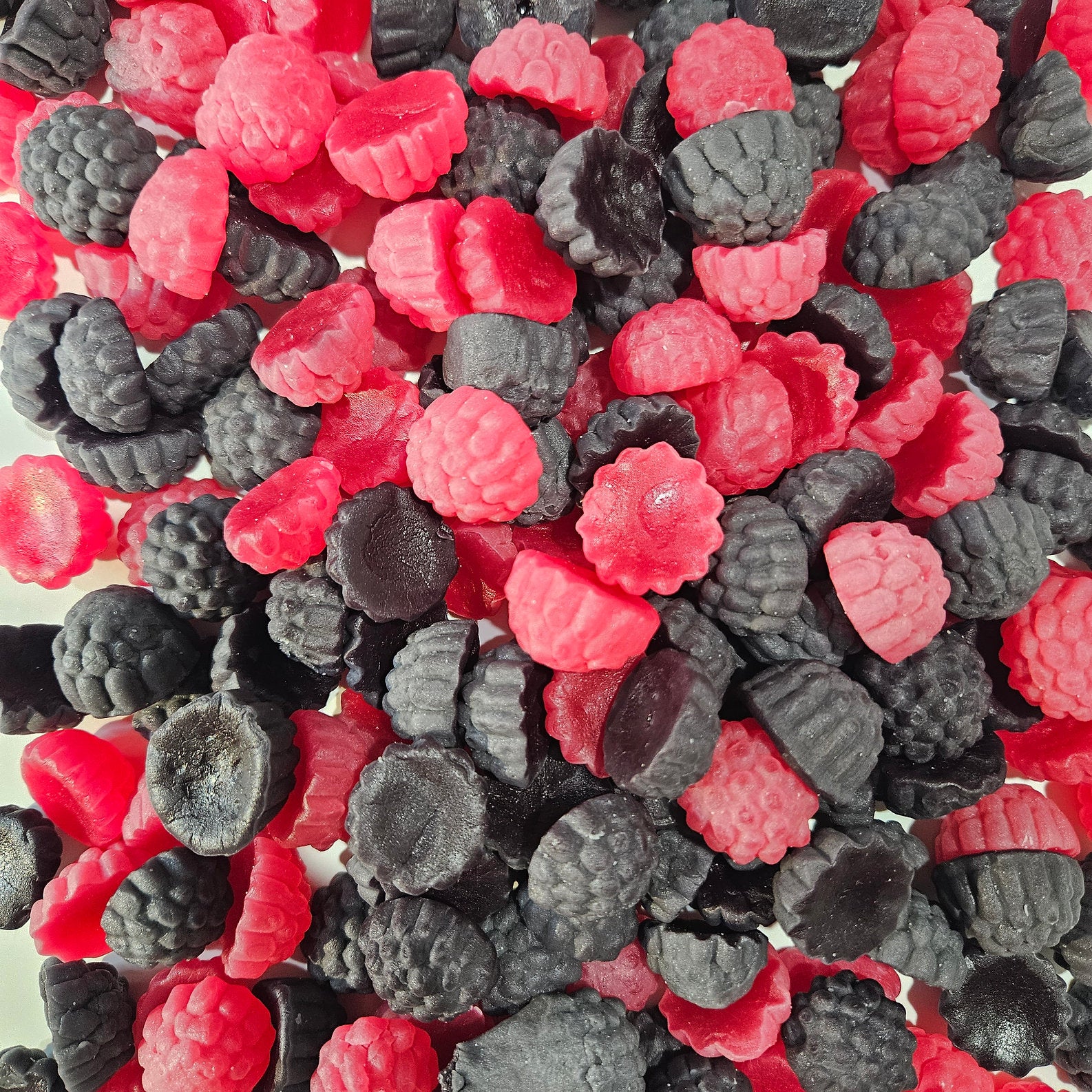 Blackberry and Raspberry Gummy – Snacking
